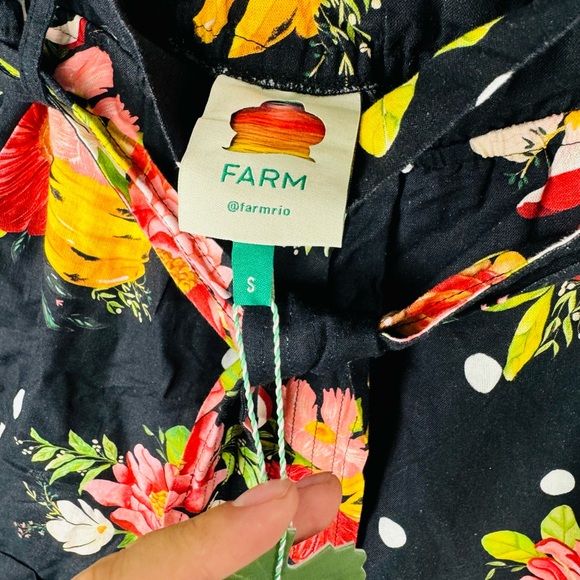 NWT Farm Rio New Nanaju Floral Black Shorts Extra Small Small Linen Blend - Picture 7 of 8
